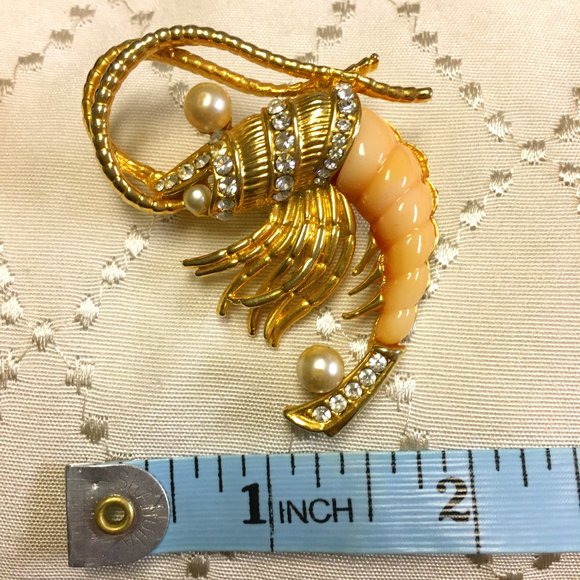 Hattie Carnegie Vintage Crawfish Rhinestone and Pearl Brooch - Picture 5 of 7